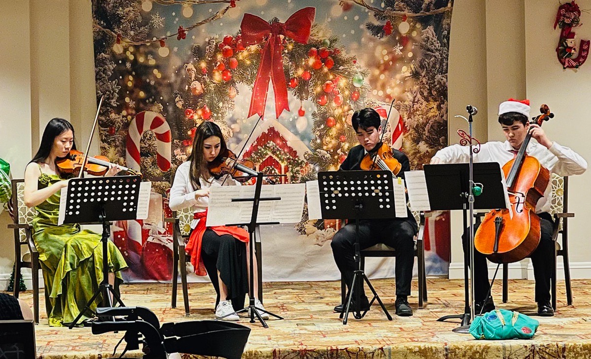 Aston Gardens at Parkland Commons Christmas Concert