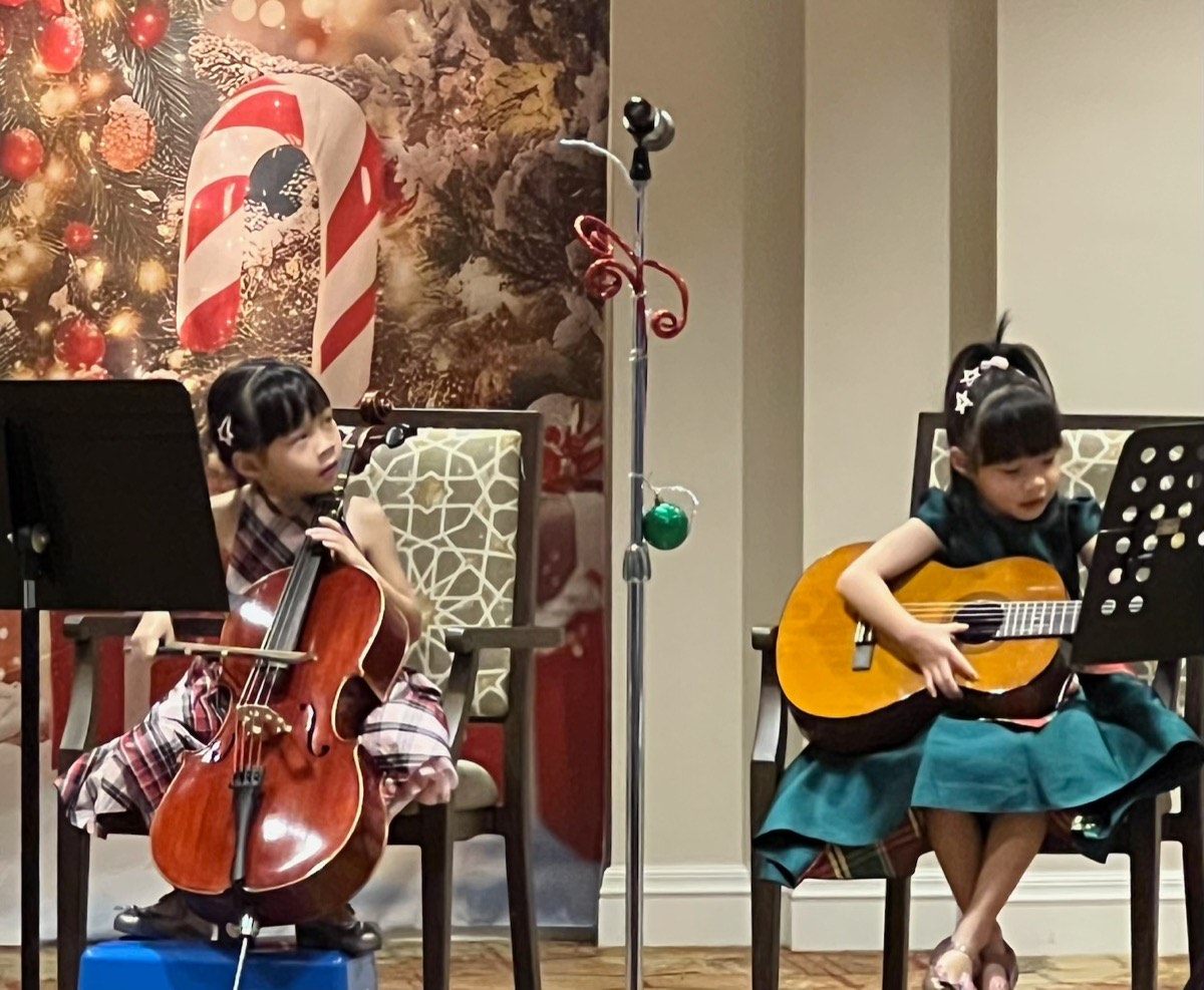 Aston Gardens at Parkland Commons Christmas Concert
