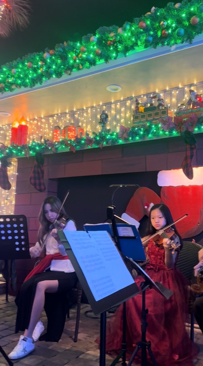 Community Christmas Lights Performance